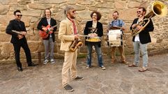 Carballo tendr� varias charangas este entroido, una de ellas Os Bregadiers, el lunes 16.