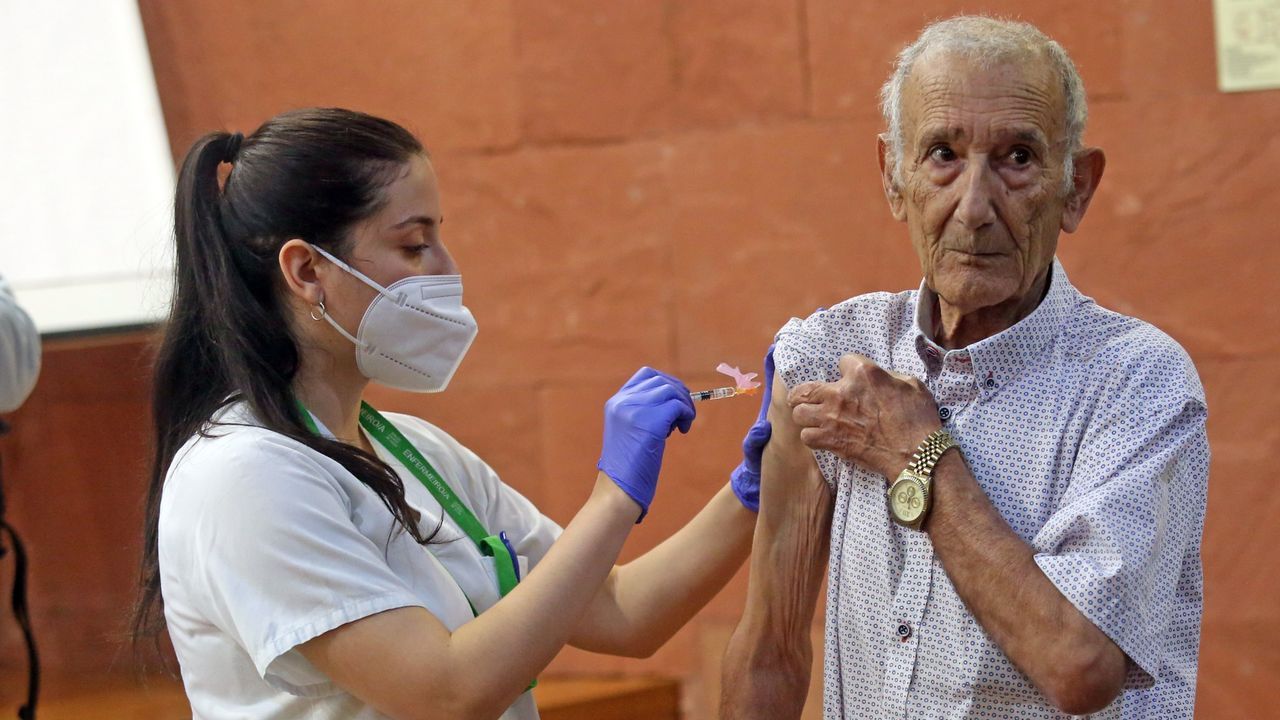 La Xunta amplía la campaña de vacunación de la gripe y el covid hasta el 31 de enero