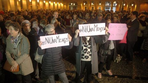 Asistentes a la concentraci�n por Lorena Dacu�a