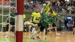 Un encuentro deportivo disputado en Carballo, en imagen de archivo