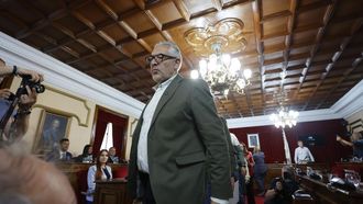 Los ediles del PSdeG y BNG abandonaron el pleno de la moci�n de censura.