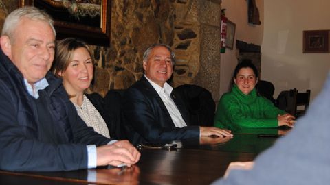 Ana Corredoira, ao fondo, con Tomé, García Porto e Horacio Rouco