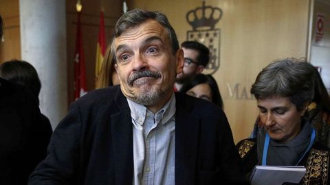 Jos� Manuel L�pez tras ratificarse su destituci�n: �Yo no vine aqu� a ocupar sillas�