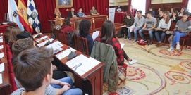 Alumnos del Concepci�n Arenal debatieron sobre la Carta Magna. 