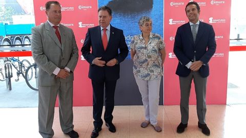 El alcalde de Oviedo, Alfredo Cantel�, antes su visita a la Fidma, acompa�ado de la alcaldesa de Gij�n, Ana Gonz�lez, el presidente de la C�mara de Comercio, F�lix Baraga�o, y vicealcalde de Oviedo