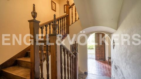 Vista del interior de la casa en San Cucao (Llanera) que vende la familia Franco