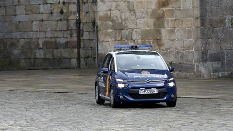 La Polic�a Nacional pudo detener a la ladrona, que fue juzgada y condenada a diez meses de c�rcel y a indemnizar a su v�ctima en el importe en el que se valore el reloj