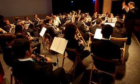 La banda de msica en una de las actuaciones que realiza habitualmente en el teatro Pastor Daz.