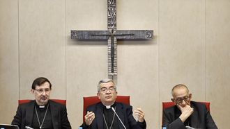 El presidente de la Conferencia Episcopal Espa�ola (CEE), Luis Arg�ello (c), preside la 129� Asamblea Plenaria de la instituci�n en Madrid.