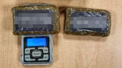 Parte de la droga requisada tras la detenci�n.