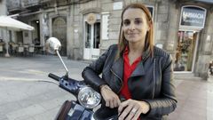 Loly Fern�ndez regenta un bar en la calle Rosal�a de Castro