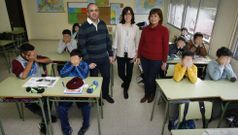 <span lang= es-es >La coordinaci�n</span>. La puesta en marcha de �Titor�a entre iguais� ha exigido un per�odo de formaci�n de los profesores. Alejandro Francisco, el jefe de estudios; Laura Rodr�guez, orientadora, y Carmen Fari�a, vicedirectora, se encargan de coordina la iniciativa. 