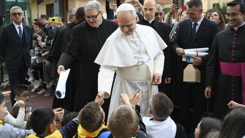 El papa, durante una visita a un colegio esta misma semana