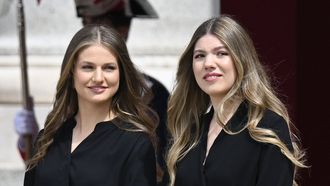 Leonor y Sof�a, en la ceremonia de bienvenida al papa Le�n XIV