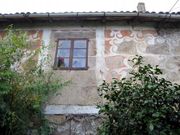 A chamada Casa dos Carbaxales, en Paderne �na parroquia de Muradelle� foi propiedade da familia de Juana Garc�a Carbajal. Nunha dependencia deste mesmo edificio existiu tam�n un obradoiro de fabricaci�n de camp�s que foi moi co�ecido na comarca