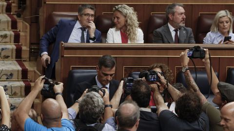Pedro Sánchez, a su llegada al Congreso de los Diputados antes del inicio de su comparecencia