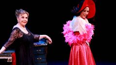Mar�a Luisa Merlo, a la izquierda, en un momento de su actuaci�n