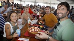 La carpa instalada en la fachada martima volver a llenarse de gente.