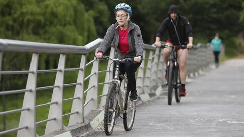 Gente haciendo deporte o paseando en Ourense