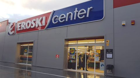 El nuevo Eroski en la ciudad esta en O Vinteun y tiene mas de 1.000 metros cuadrados de sala de venta