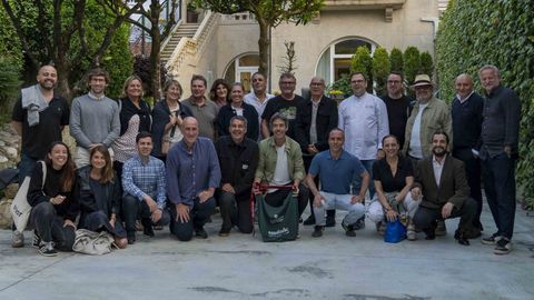 Trece chefs españoles estrellas Michelin inician en el restaurante O Retiro da Costiña, en Santa Comba, el recorrido promovido por la Diputación para conocer los productos gastronómicos de la provincia