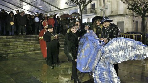 Enterro da Sardi�a.En O Carballi�o s� celebraron la despedida oficial del entroido, bajo una carpa.