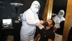 Pruebas de ant�genos para poder entrar en el pub Dux de Sanxenxo