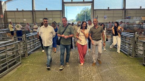 Susana Gonz�lez, Javier Rodr�guez Mor�n, Jos� �ngel Toyos, Marcelino Marcos, Ana Nosti y Bego�a L�pez, durante el corte de cinta inaugural de AgroSiero 2026.