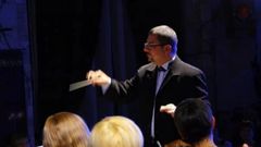 El director de la Orquesta Filarm�nica de Jers�n, Yurii Kerpatenko