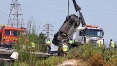 Herido leve tras caer con su coche a las v�as del tren de O Porri�o