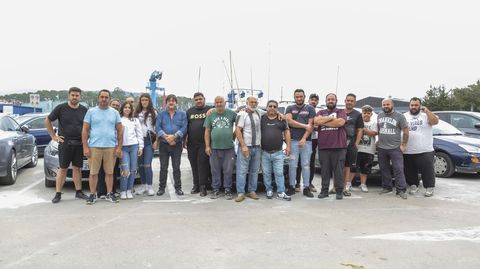 Grupo de feriantes que rechaza la limitacin que entienden excesiva del espacio para las atracciones de las fiestas de Portonovo