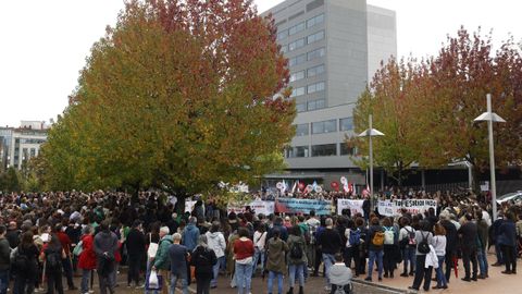 La manifestacin de profesores acab con la lectura de un comunicado ante la sede de la Delegacin Territorial de la Xunta en Pontevedra