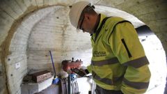 Imagen de archivo de trabajos de auscultaci�n en la presa de O Rosadoiro, en Sab�n.