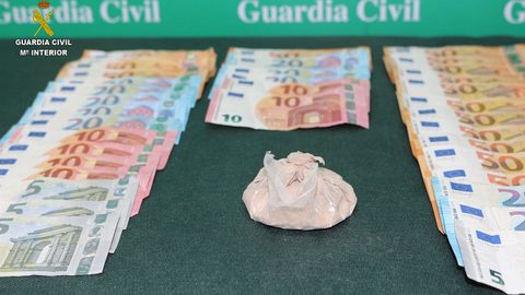 Hero�na y dinero en efectivo incautado por la Guardia Civil en Carre�o