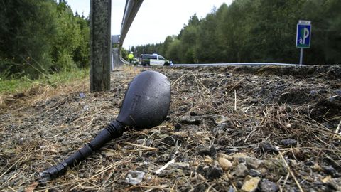 Espejo de una moto, tras un accidente, en imagen de archivo