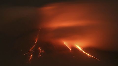 El Volcn de Colima est activo, aunque parece que su actividad ha descendido en los ltimos das