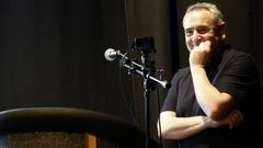 Julio L�pez, de Arracada Produci�ns, ofreci� el preg�n