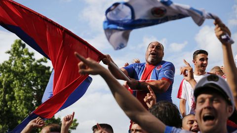 �Celebraste el ascenso de la UD Ourense?.La fiesta comenz� en Meis y se traslad� a la fuente de Concepci�n Arenal