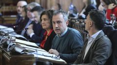 El consejero de Ordenacin del Territorio, Urbanismo, Vivienda y Derechos Ciudadanos, Ovidio Zapico (2d), inform este martes en la Junta General del Principado del presupuesto de su departamento para 2025