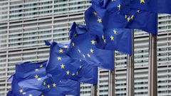 Banderas comunitarias en la sede de la Comisin Europea en Bruselas