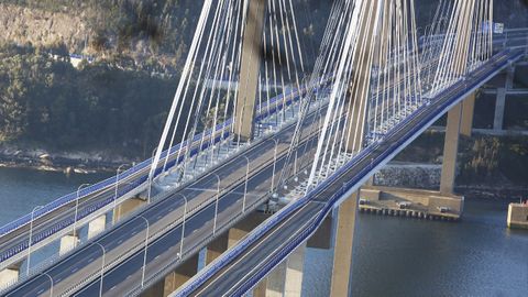 La AP-9, en el Puente de Rande, en Vigo