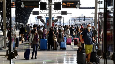 La apertura entre regiones en Italia ha llenado de nuevo las estaciones de tren, como la de Milán