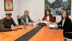 Jes�s Regal, Antonio Puga, Mar�a Jos� G�mez y Paz Rodr�guez, en la reuni�n entre el Concello de Celanova y la Conseller�a de Medio Rural.