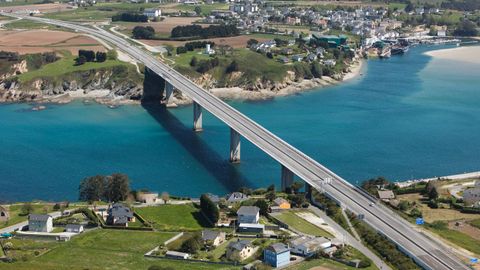 Puente que une Ribadeo y Castropol 