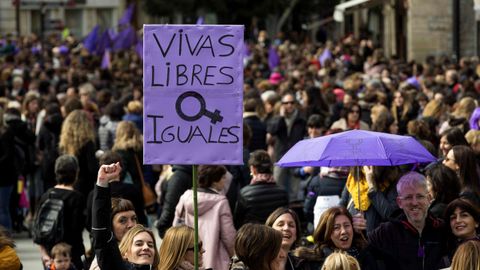 Miles de personas se han manifestado en Vitoria