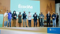 Entrega del distintivo de �coci�a no Cami�o durante el acto central del programa, celebrado en la estaci�n mar�tima de Vigo.