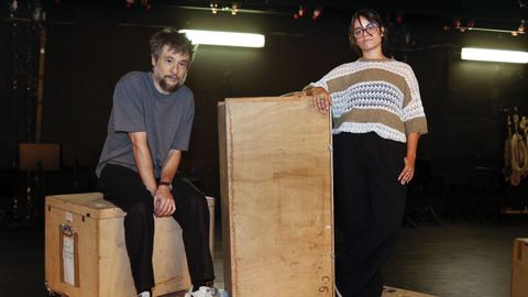 O dúo Gala i Ovidio no escenario do teatro no que farán o seu debut en vivo
