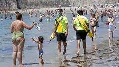 Los vigilantes de la playa ya se pasean por Silgar