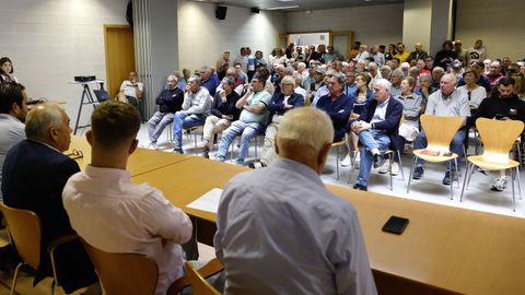 Imagen de la asamblea del Arousa el domingo pasado