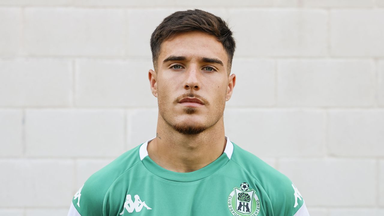 Víctor Mingo firma con el Oviedo y llega al Requexón